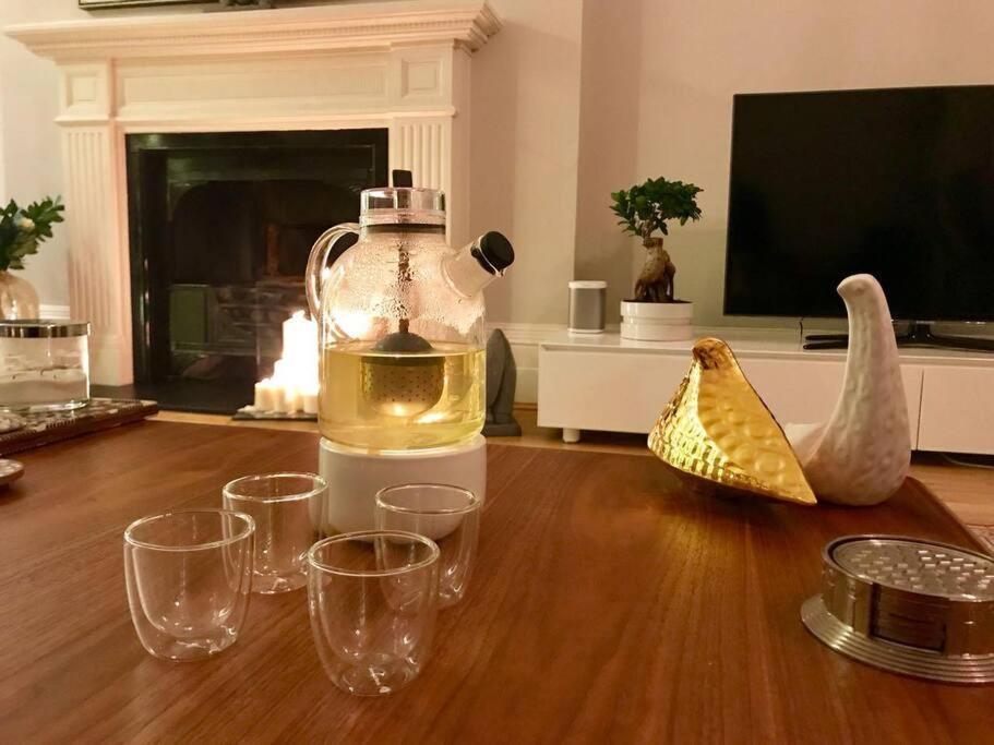 런던 Stunning 2 Bed/2Bath Flat In Heart Of Kensington 아파트 외부 사진