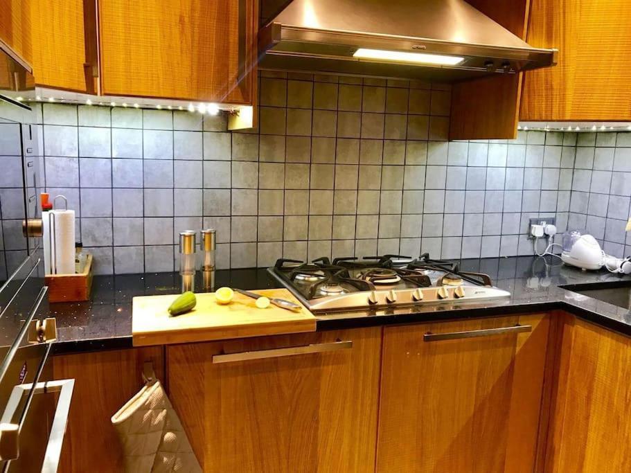 런던 Stunning 2 Bed/2Bath Flat In Heart Of Kensington 아파트 외부 사진