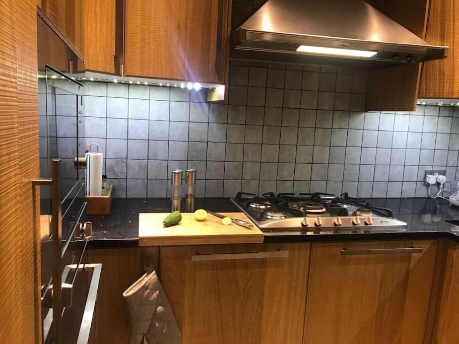 런던 Stunning 2 Bed/2Bath Flat In Heart Of Kensington 아파트 외부 사진