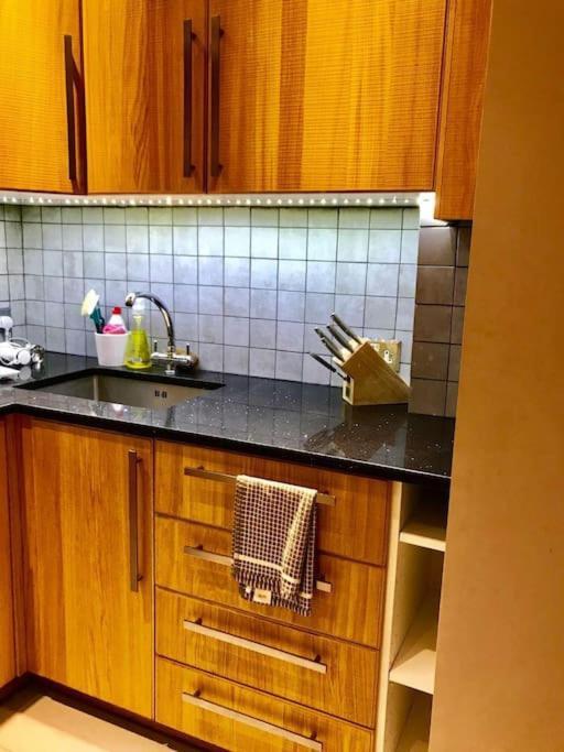 런던 Stunning 2 Bed/2Bath Flat In Heart Of Kensington 아파트 외부 사진